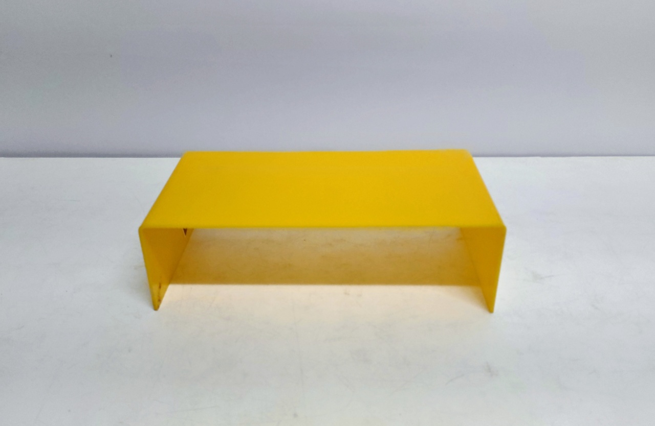 Suporte Acrílico/M 9Cm Alt X 26Cm Larg X 13Cm Comp - BB Festas Aluguel 