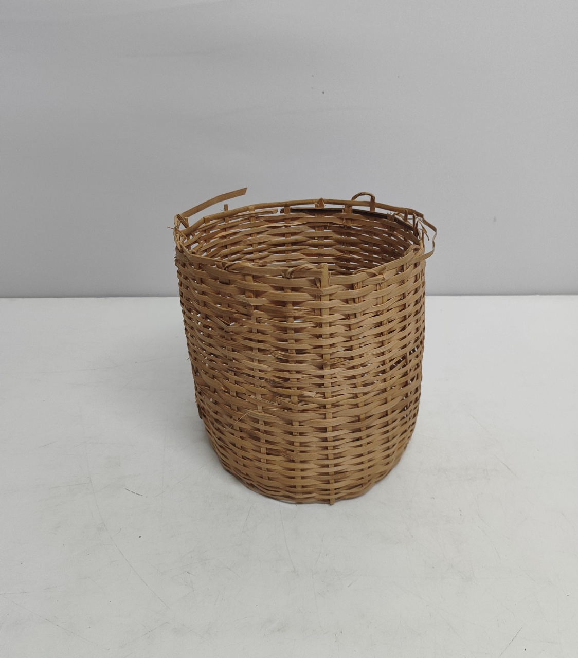 Cesto de Palha M 20Cm Alt X 17Cm Diametro - BBFestasAluguel 