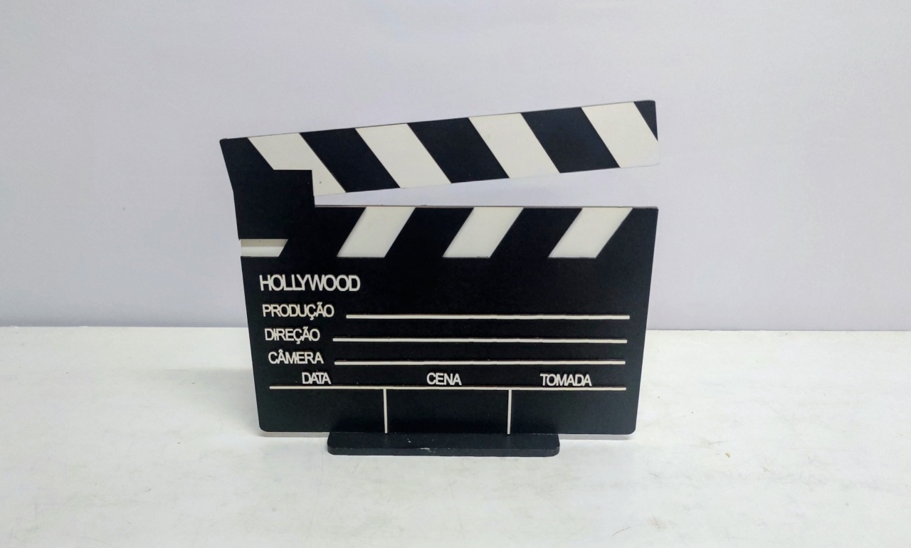 Totem Claquete de Cinema 25Cm Alt X 30Cm Larg  - BB Festas Aluguel 