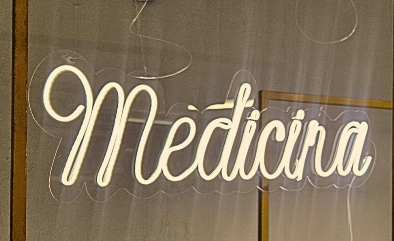 Letreiro Medicina de Led 30Cm Alt X 70Cm Larg - BBFestasAluguel 