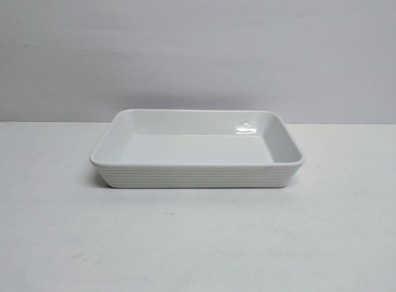 Refratário Retangular Fundo Borda Ondulada 6Cm Alt X 24Cm Larg X 35Cm Comp - BB Festas Aluguel 