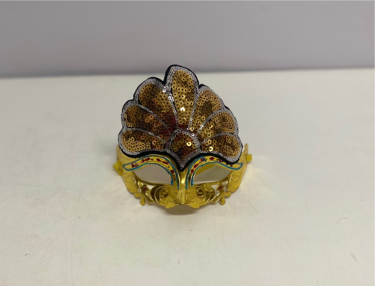 Máscara de Carnaval Veneziana Dourado - BBFestasAluguel 