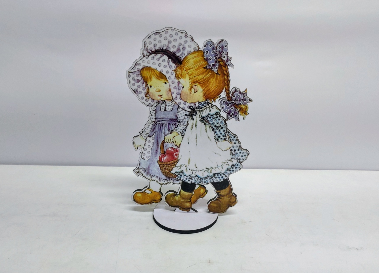 Totem Sarah Kay (Casinha de Boneca) 31Cm Alt X 20Cm Larg  - BB Festas Aluguel 