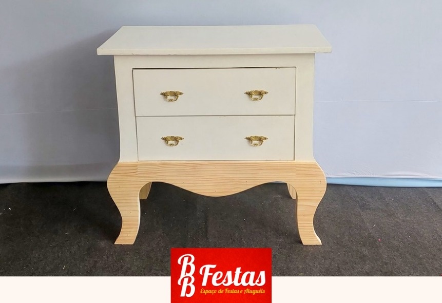Cômoda Branca Provençal Com Gavetas E Puxador Dourada 90Cm Alt X 85Cm Larg X 50Cm Comp - BB Festas Aluguel 