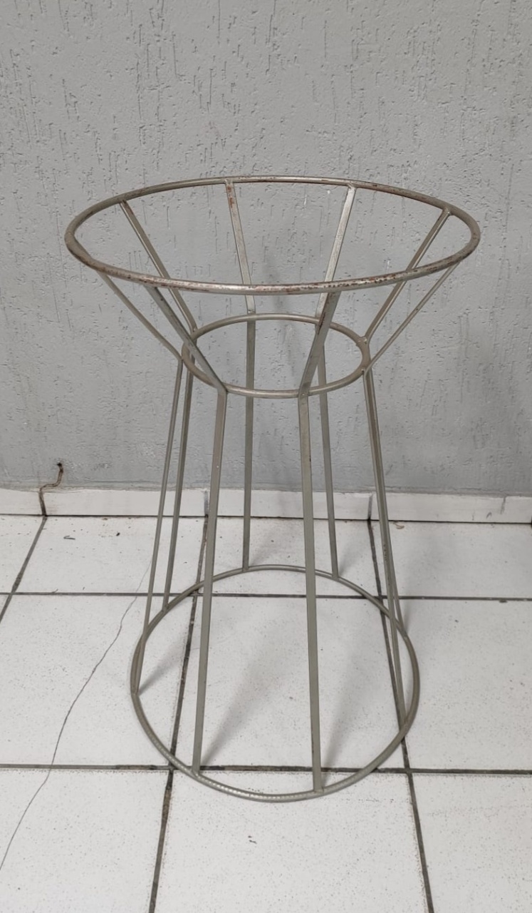 Mesa Pé Telado Prata + Tampo 70Cm Alt X 45Cm Diametro - BBFestasAluguel 