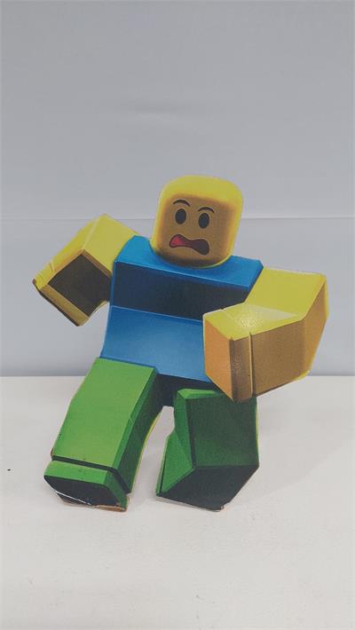 Totem Personagem Original Assustado Em Mdf (Roblox) 30Cm X 25Cm - BB Festas Aluguel 