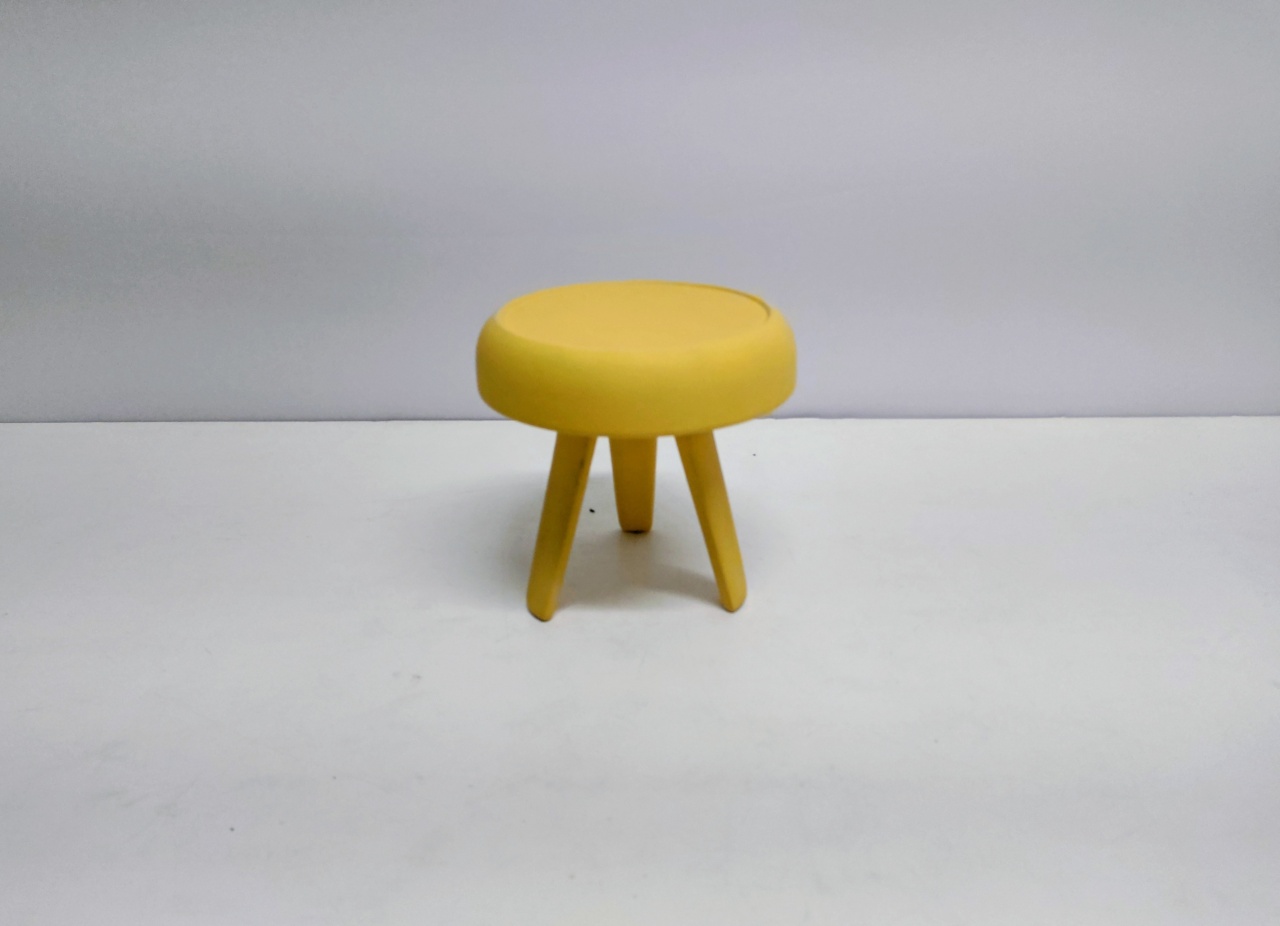 Porta Doce Cogumelo Tripé Amarelo Fosco 16Cm Alt X 7Cm Diametro - BB Festas Aluguel 