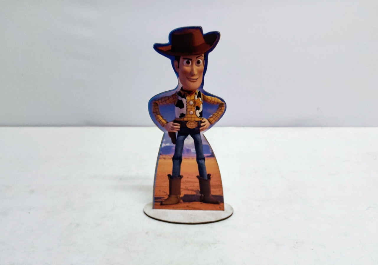 Totem Personagem Woody (Toy Story) 25Cm Alt X 13Cm Larg  - BBFestasAluguel 