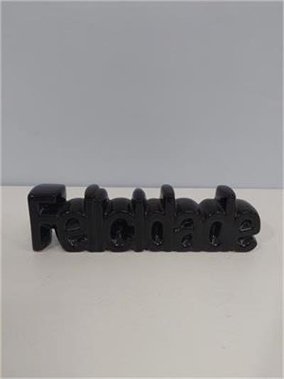 Letreiro Felicidade Louça Preta Alt 7Cm X 24Cm X 4Cm - BB Festas Aluguel 