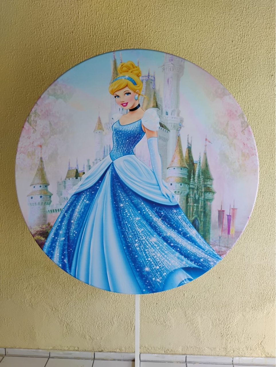 Painel Sublimado Redondo Cinderela 1,30Cm - BB Festas Aluguel 