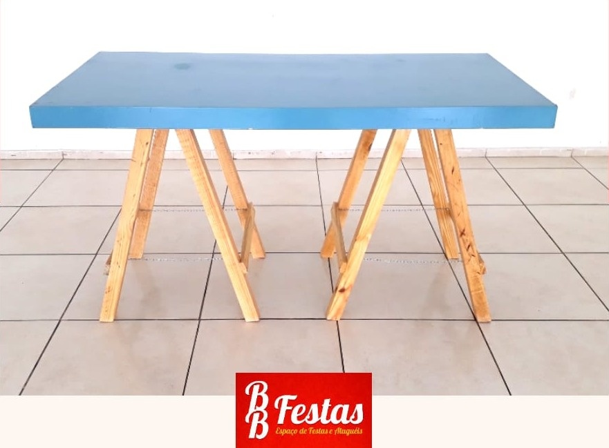 Mesa Cavalete Com Tampo Azul 80Cm Alt X 1,60Cm Larg X 80Cm Comp - BB Festas Aluguel 