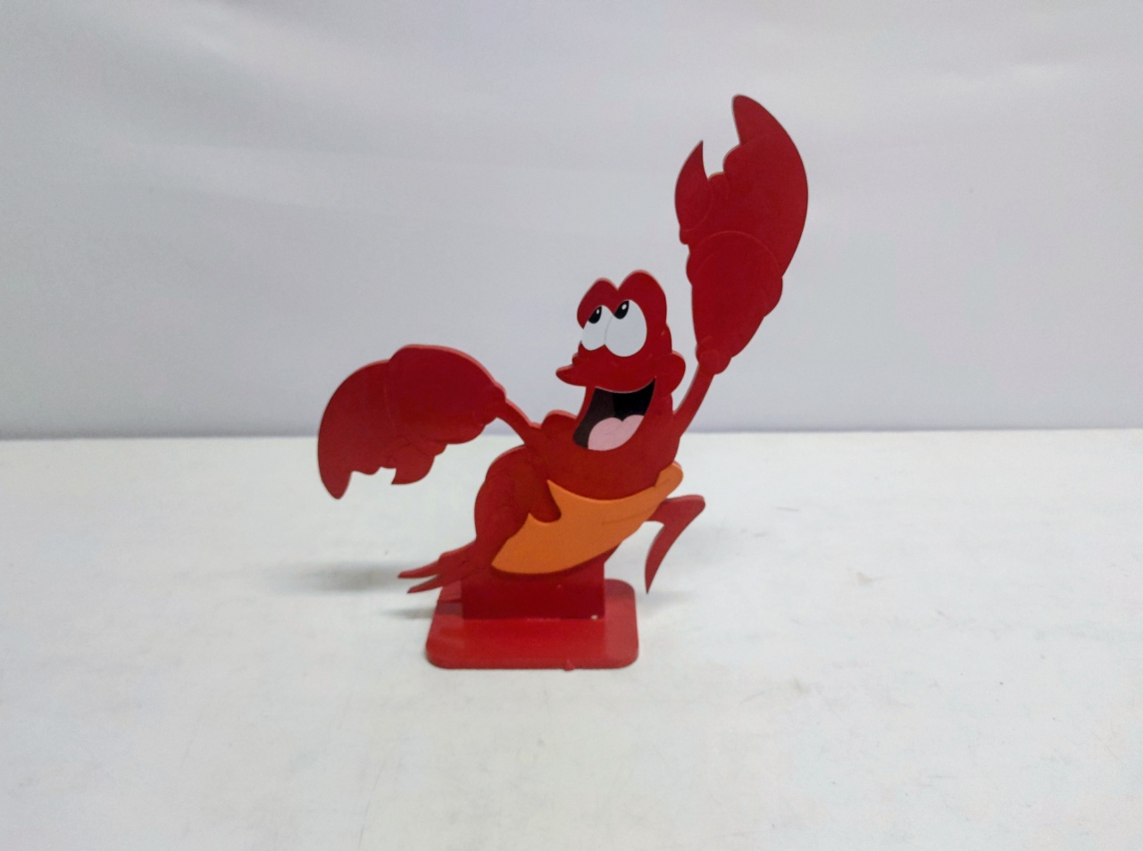Totem Sebastião (A Pequena Sereia) 28Cm Alt X 24Cm Larg  - BB Festas Aluguel 