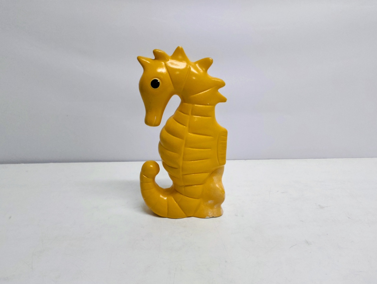 Cavalo Marinho Decorativo Mostarda 29Cm Alt X 8Cm Larg X 15Cm Comp  - BB Festas Aluguel 