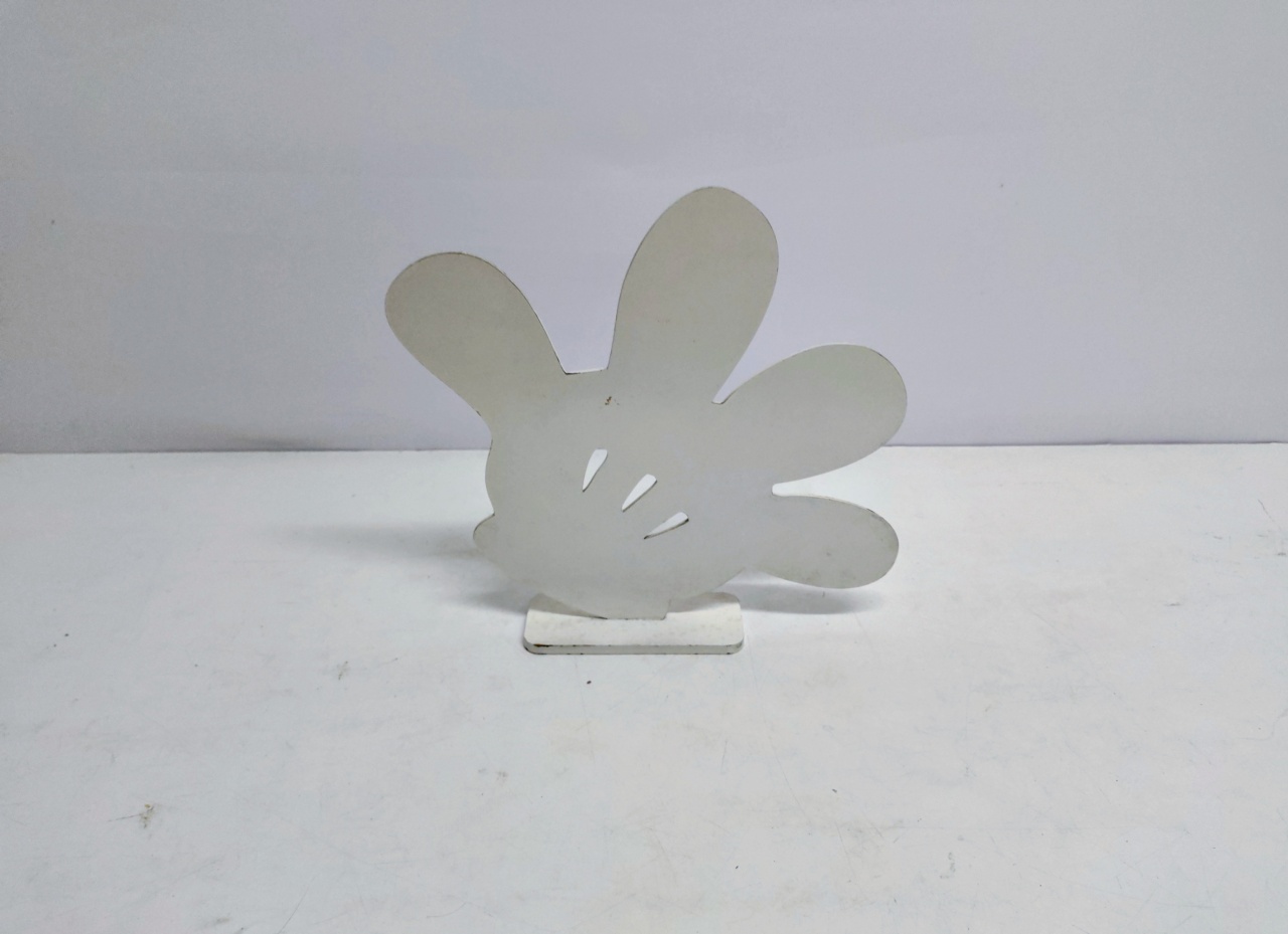 Totem Luva Do Mickey Branca 26Cm Alt X 28Cm Larg  - BB Festas Aluguel 