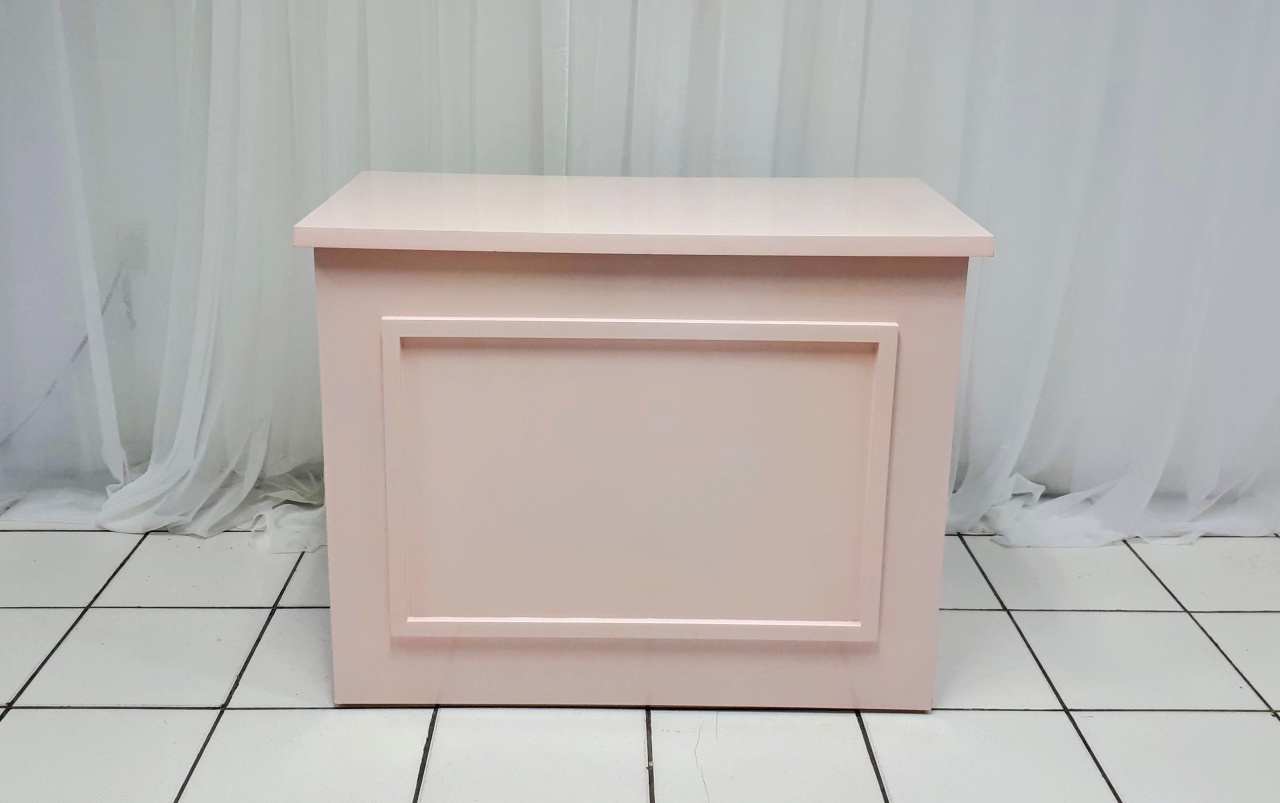 Balcão Desm. Com Moldura Rosa 80Cm Alt X 1M Larg X 50Cm Comp - BB Festas Aluguel 