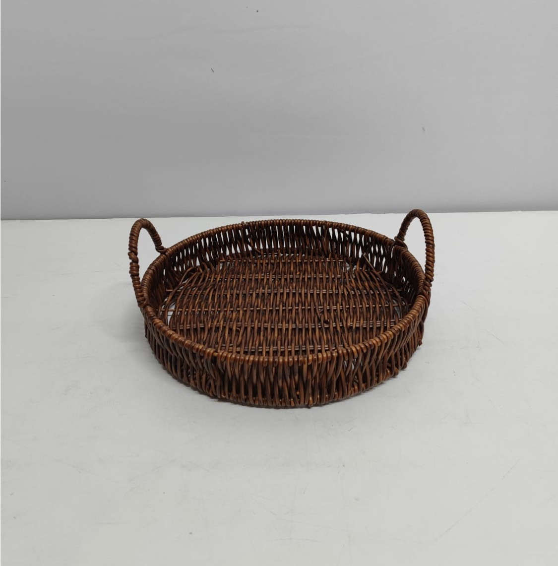 Bandeja Redonda de Vime Com Alça 30Cm Diametro  - BB Festas Aluguel 