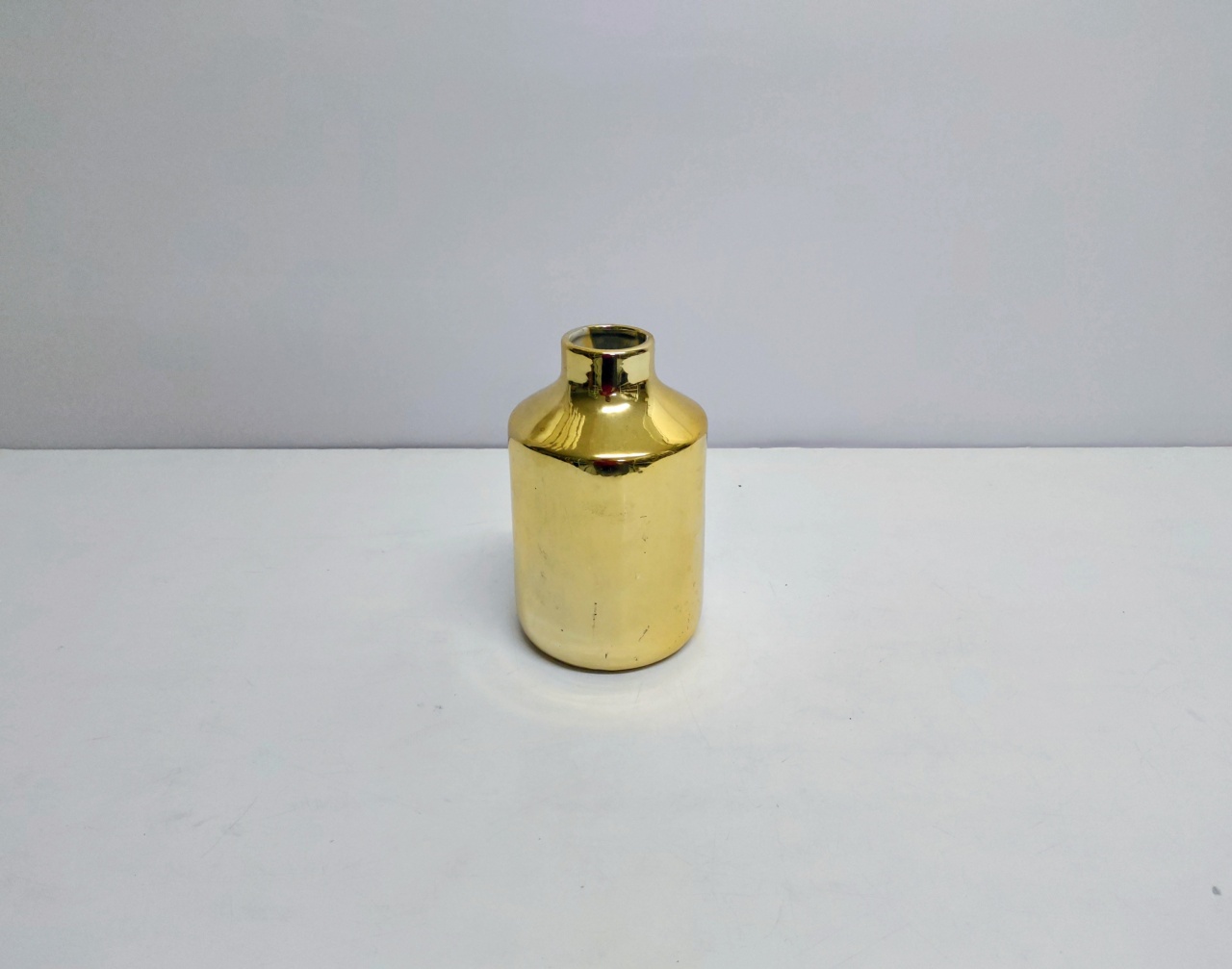 Vaso Dourada Com Acamento Metalizado 19Cm Alt X 12Cm Diametro - BB Festas Aluguel 