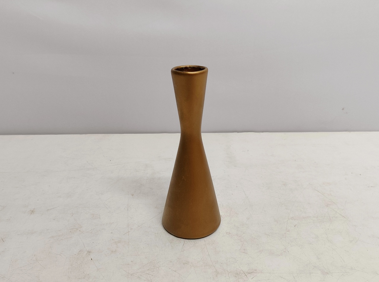 Castiçal Dourada Fosco 20Cm Alt X 8Cm Diametro - BB Festas Aluguel 