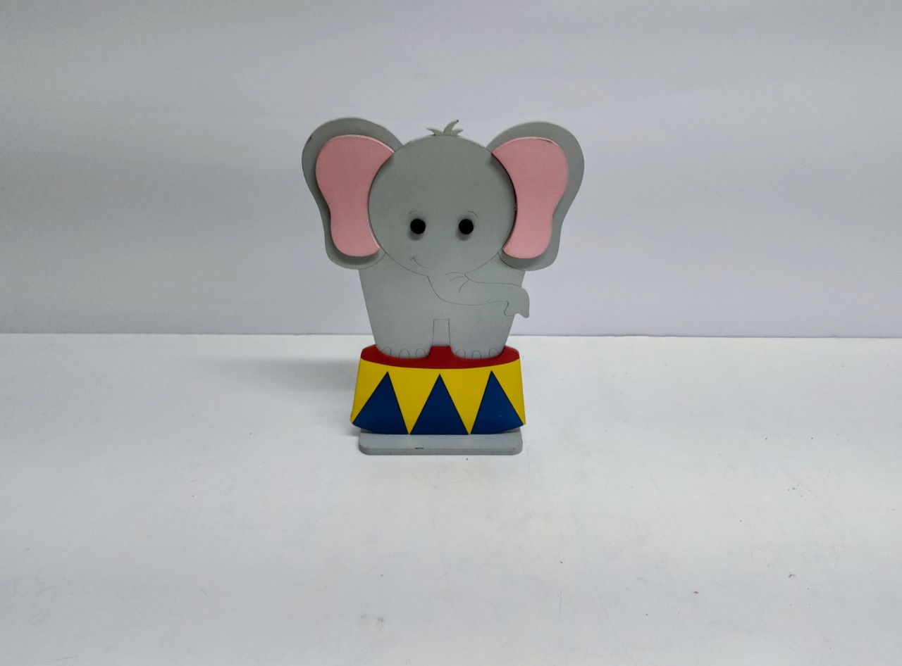Totem Elefante de Circo 25Cm Alt X 14Cm Larg  - BB Festas Aluguel 