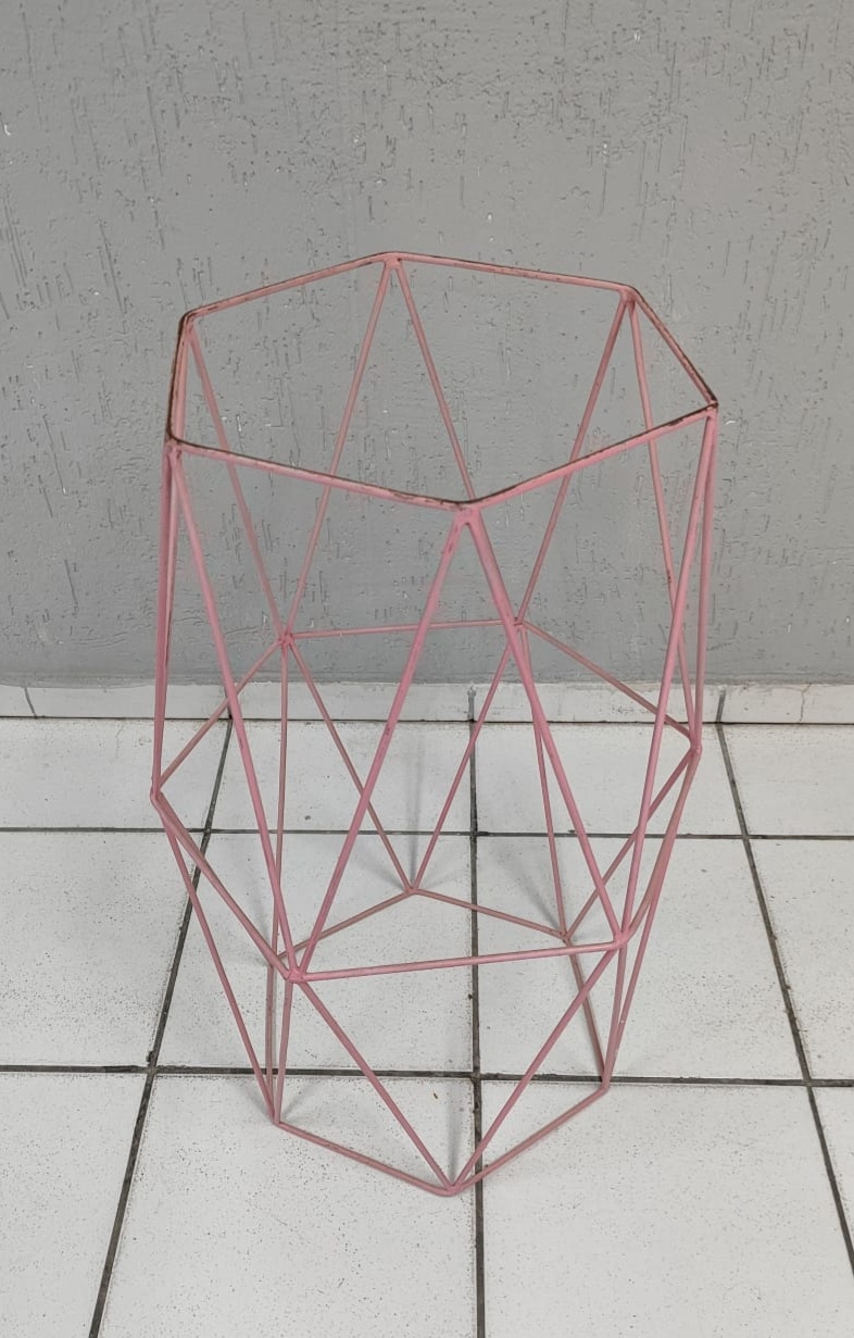 Cilindro Treliça Rosa + Tampo 80Cm Alt X 35Cm Diametro - BBFestasAluguel 