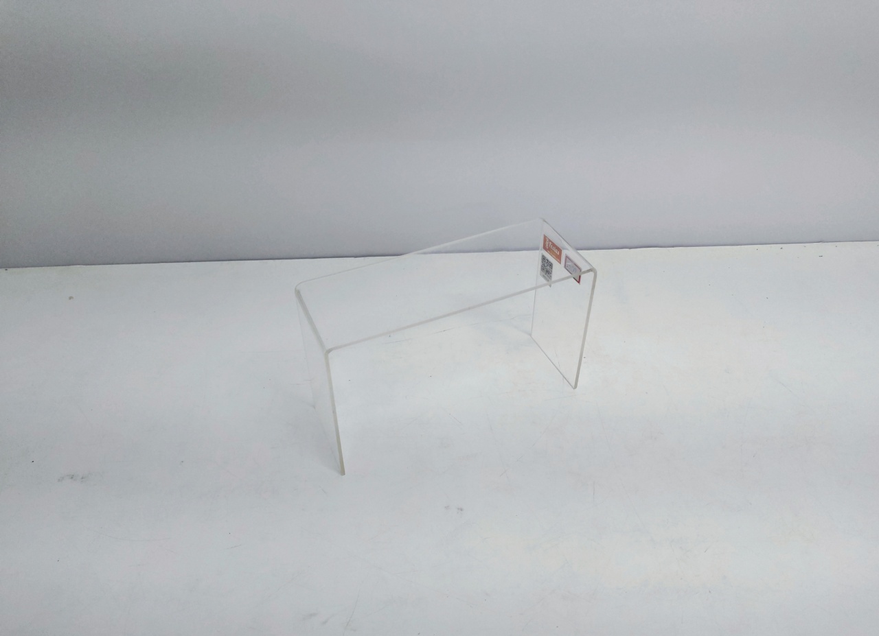 Suporte Acrílico Retangular 14Cm Alt X 8M Larg X 23Cm Comp - BB Festas Aluguel 