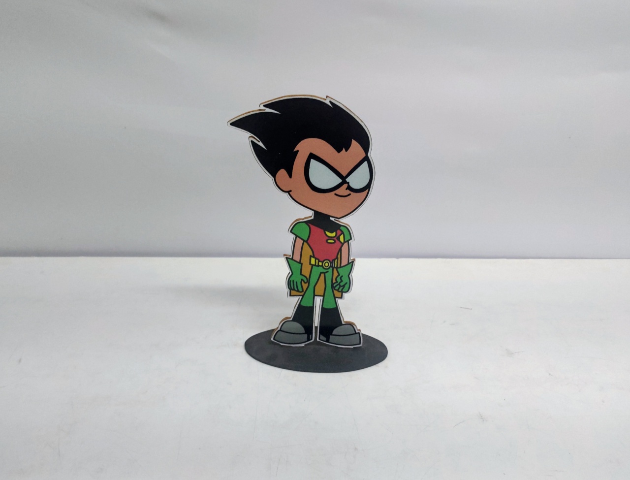 Totem Robin (Os Jovens Titãs) 30Cm Alt X 17Cm Larg  - BB Festas Aluguel 