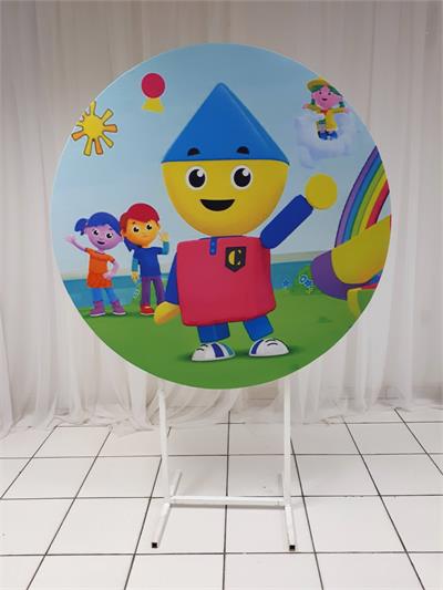 Painel Sublimado Redondo O Mundo Colorido Charlie 1,30Cm - BB Festas Aluguel 