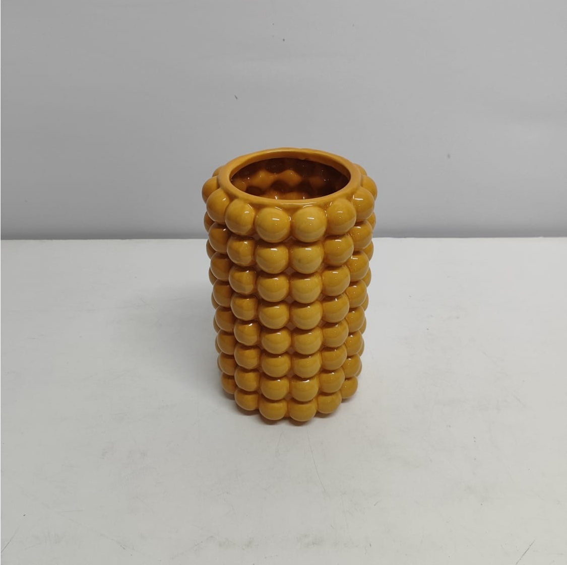 Vaso Bolas Baixo Amarelo 20Cm Alt X 10Cm Diametro - BB Festas Aluguel 