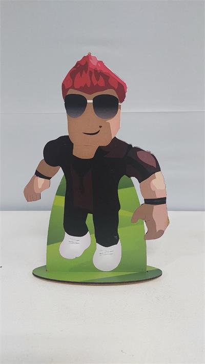 Totem Personagem (Roblox) Com Óculos Em Mdf 30Cm X 20Cm - BB Festas Aluguel 