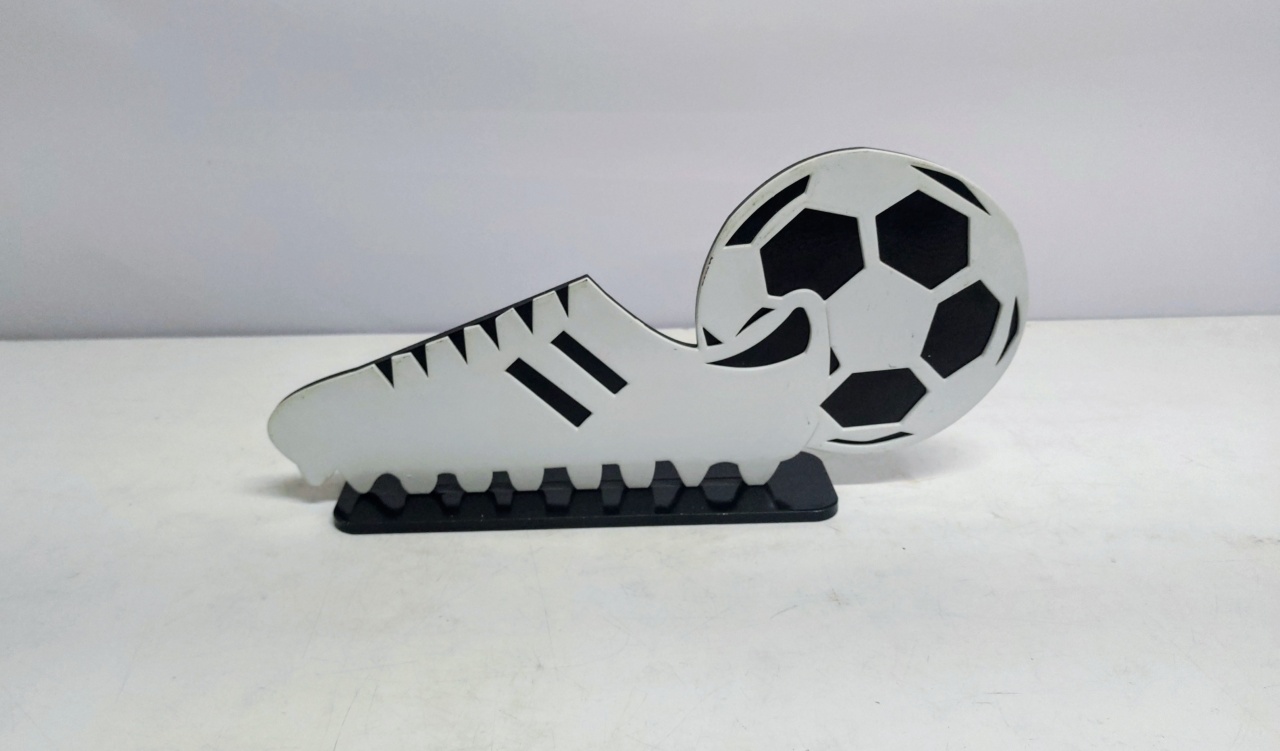 Chuteira Com Bola Preto/Branco Totem 18Xm Alt X 27Cm Larg - BB Festas Aluguel 