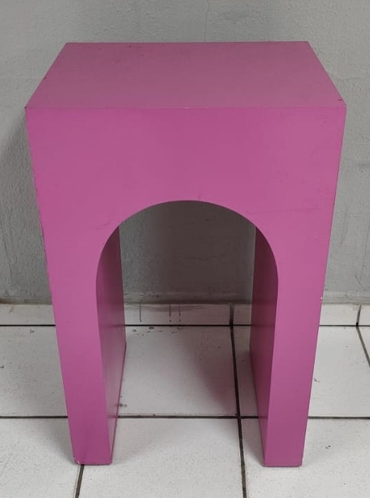 Cubo Arco Vazado G Pink 80Cm Alt X 50Cm X 50Cm  - BB Festas Aluguel 
