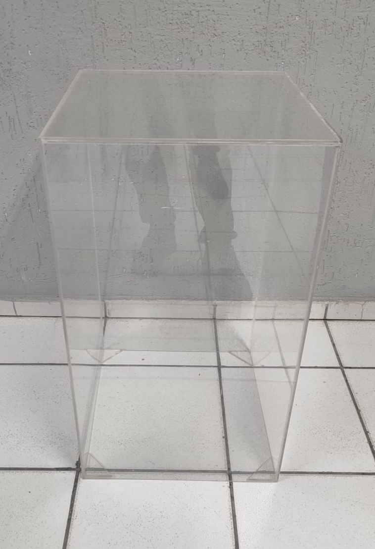 Cubo de Acrílico G 80Cm Alt X 45Cm X 45Cm - BBFestasAluguel 