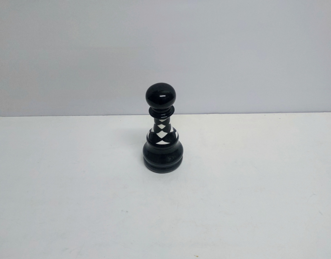Peça Cerâmica Xadrez Pião Preto/Branco 22Cm Alt X 10Cm Diametro  - BB Festas Aluguel 