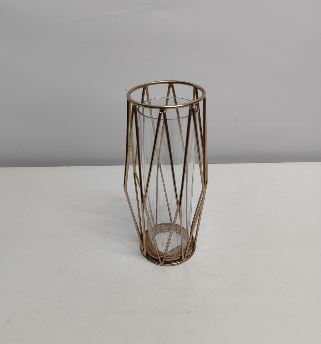 Vaso Treliçado Dourada 30Cm  - BB Festas Aluguel 