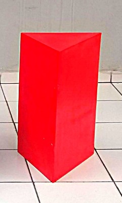 Módulo Triângulo P Vermelho Mdf 60Cm Alt X 40Cm Larg  - BB Festas Aluguel 