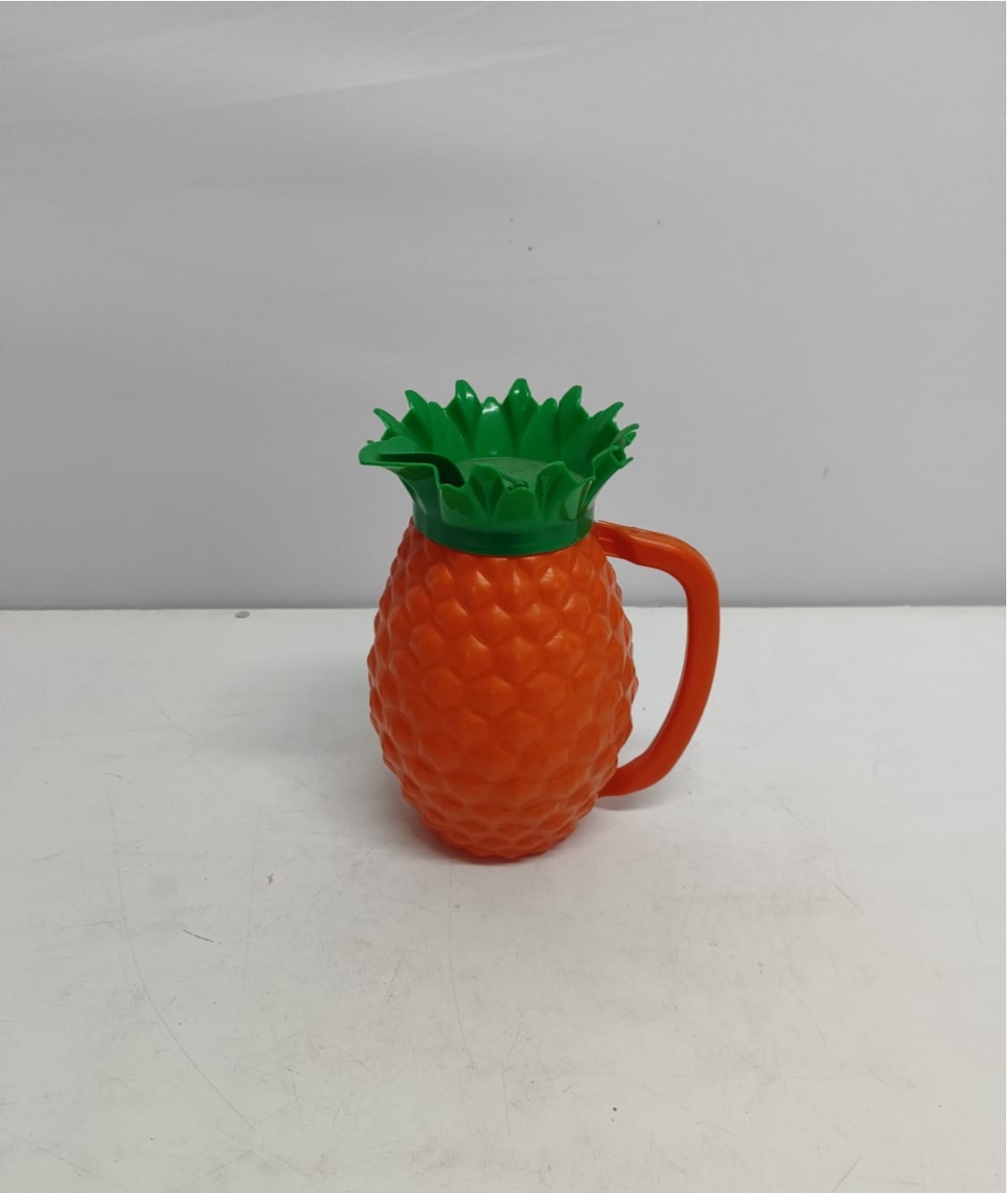 Abacaxi de Plástico Laranja G 20Cm Alt X 12Cm Diametro - BBFestasAluguel 