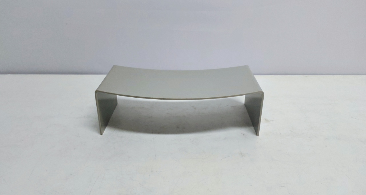 Suporte Acrílico Cinza/M 8Cm Alt X 26Cm Larg X 14Cm Comp - BB Festas Aluguel 