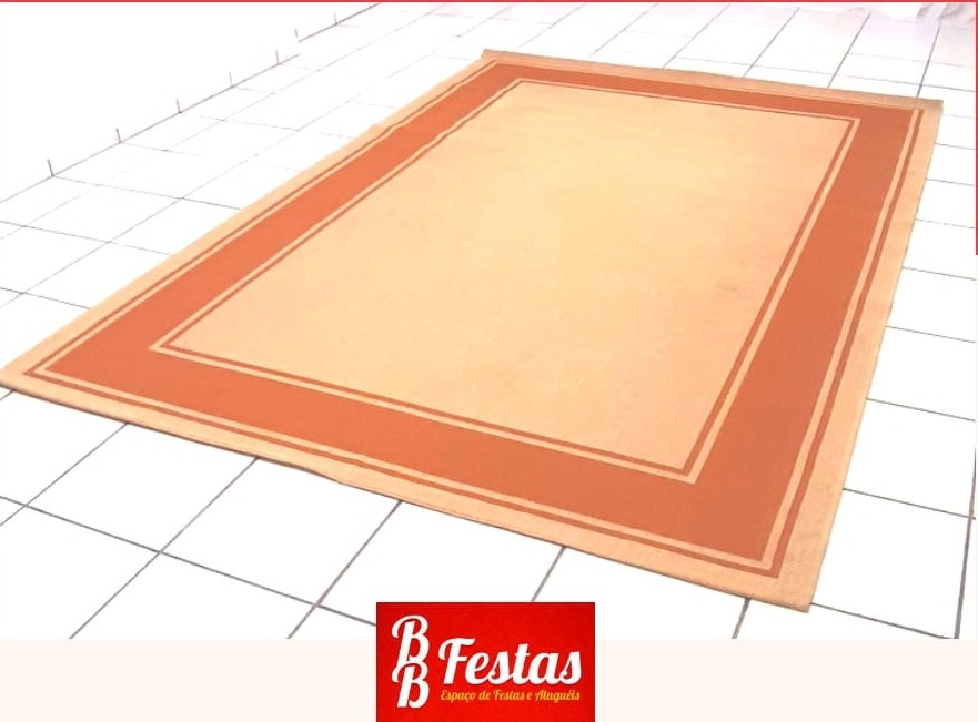 Tapete Bege Com Moldura 2M X 3M - BB Festas Aluguel 