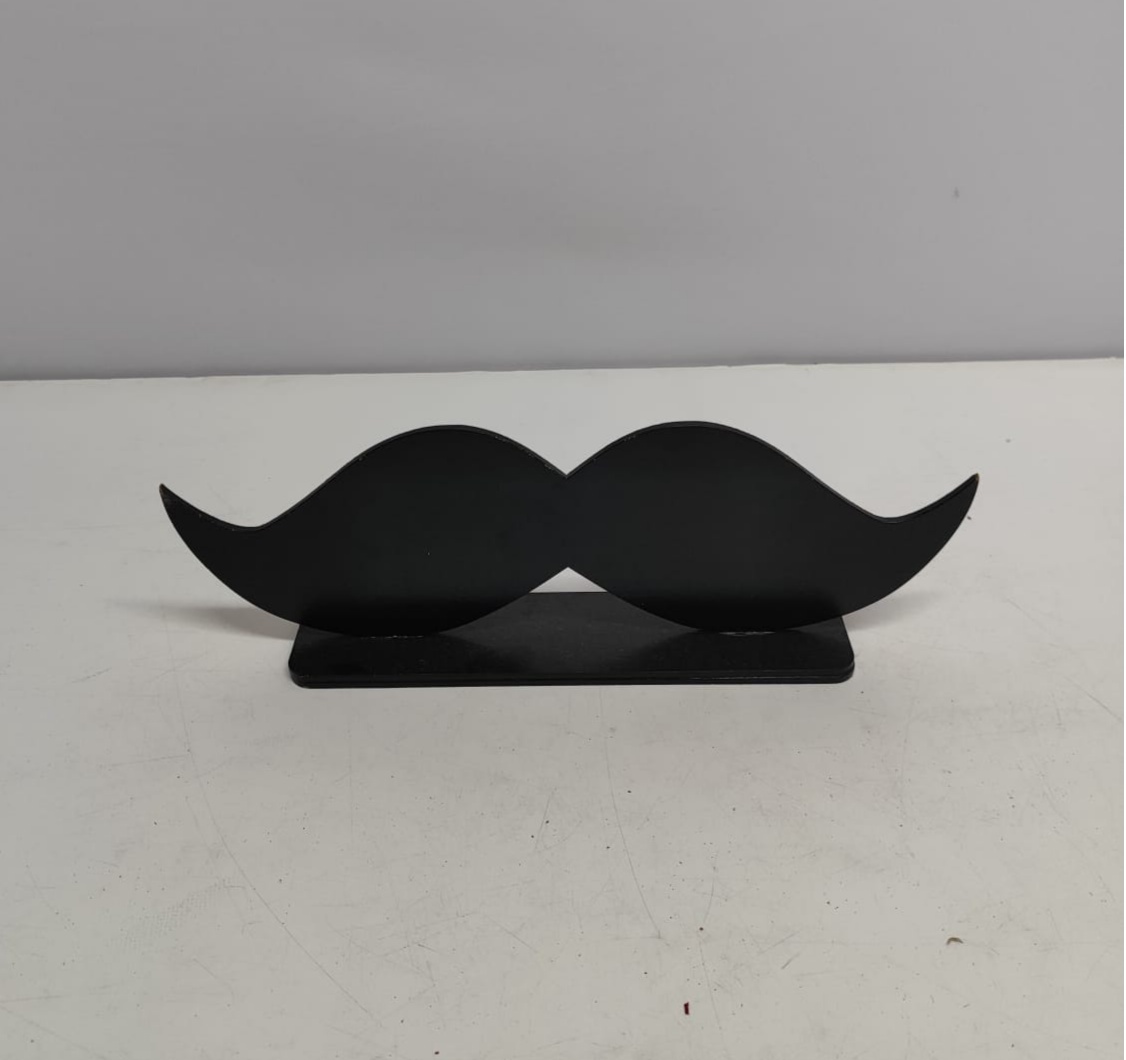 Totem Bigode Preto - BBFestasAluguel 
