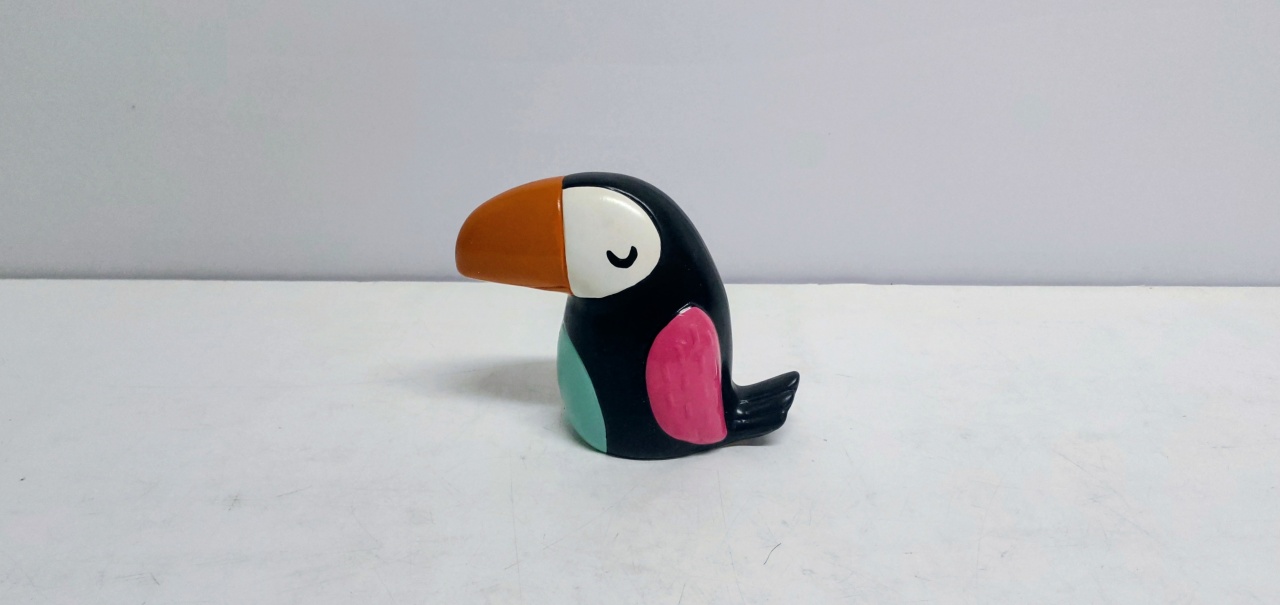Tucano/P Decorativo Preto 14Cm Alt X 7Cm Larg X 17Cm Comp  - BB Festas Aluguel 
