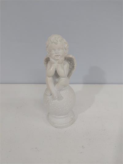 Anjo Sentado No Globo Alt 20Cm X 8Cm X 8Cm - BB Festas Aluguel 