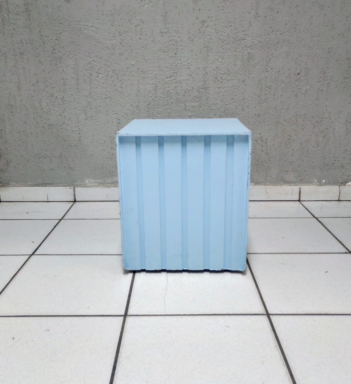 Cubo Poá/Ripado P Azul Claro 42Cm Alt X 37Cm X 37Cm  - BB Festas Aluguel 