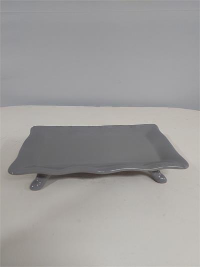 Bandeja Retangular Babado Com Pé Cinza 5Cm Alt 16Cm Larg X 28Cm Comp - BB Festas Aluguel 