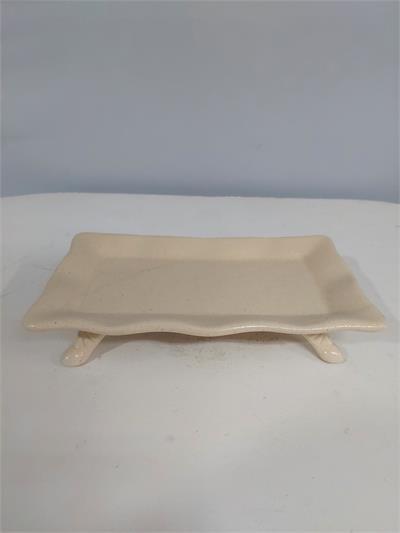 Bandeja Retangular Babado Com Pé Areia 5Cm Alt 16Cm Larg X 28Cm Comp - BB Festas Aluguel 