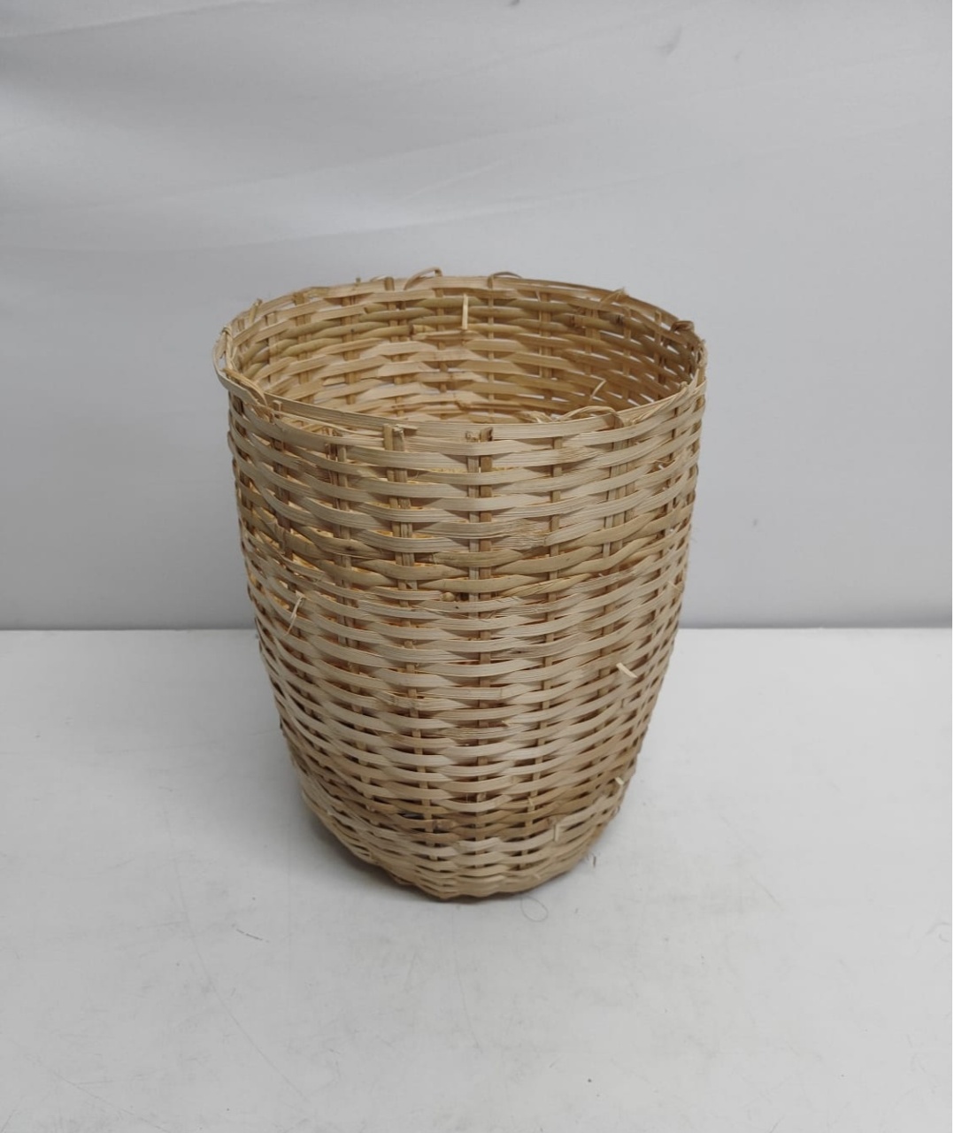 Cesto de Palha G 30Cm Alt X 25Cm Diametro - BBFestasAluguel 