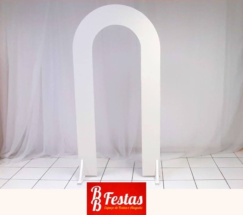 Painel Oval Arco Vazado Branco  1,90M Alt X 95Cm Larg - BB Festas Aluguel 