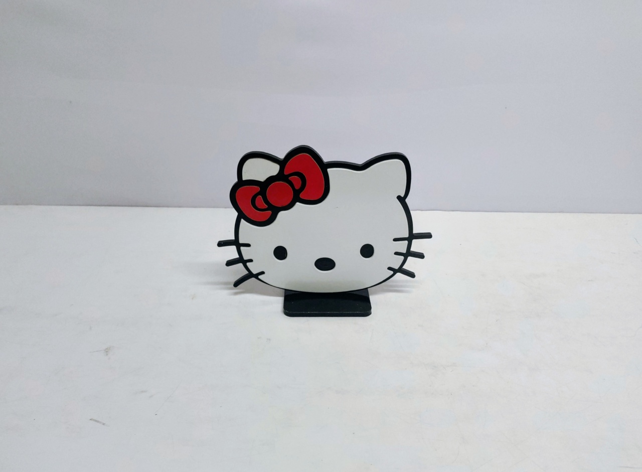 Totem Cabeça da Hello Kitty 18Cm Alt X 24Cm Larg - BB Festas Aluguel 