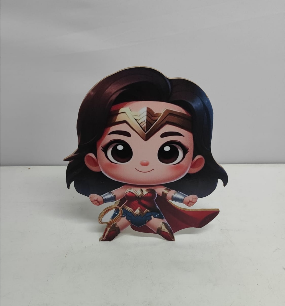 Totem Mulher Maravilha Baby (Herois) 37Cm Alt X 30Cm Larg - BBFestasAluguel 
