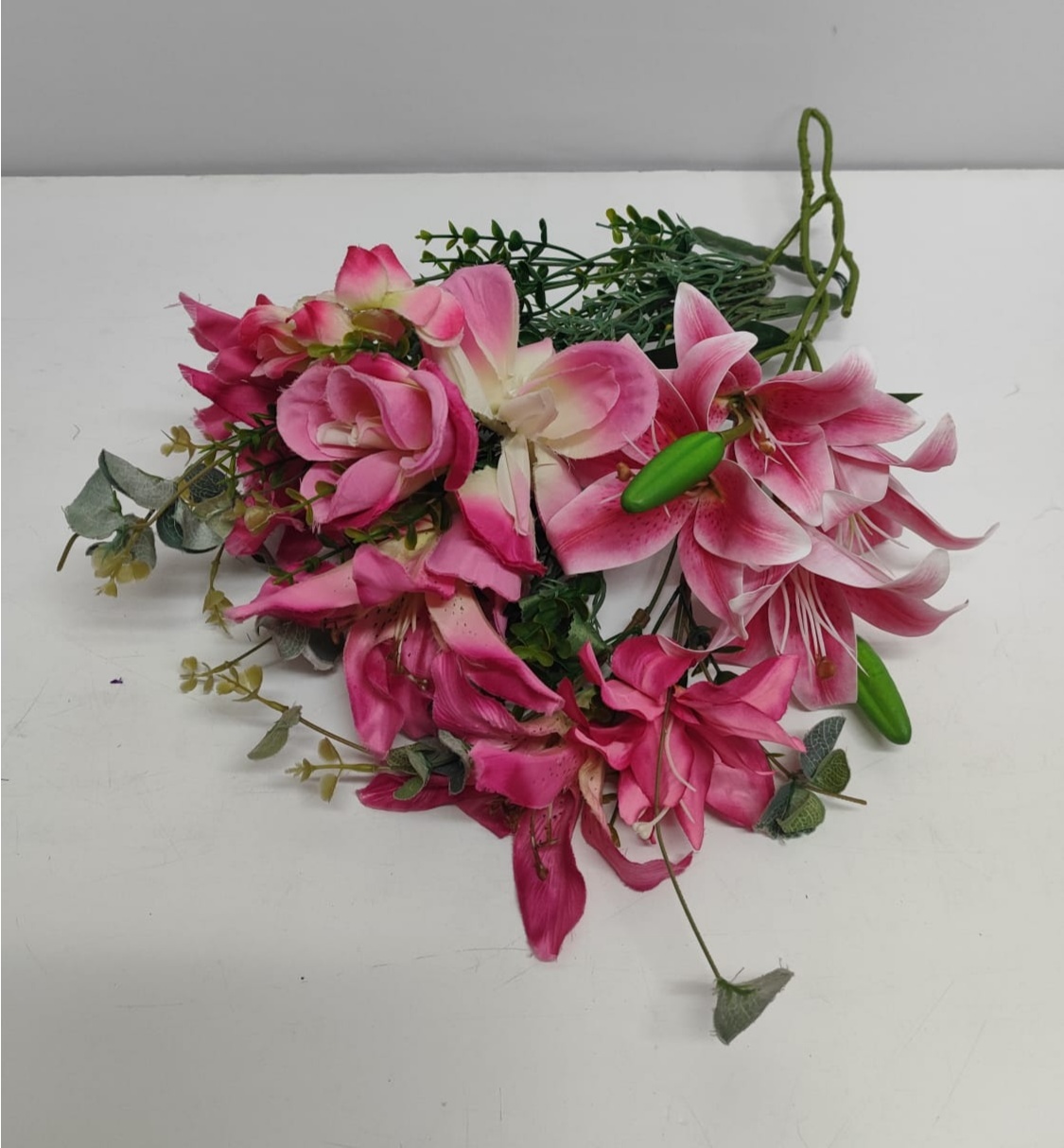 Arranjo Lírios Rosa - BBFestasAluguel 