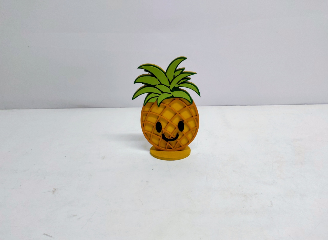 Totem Abacaxi 20Cm Alt X 14Cm Larg  - BB Festas Aluguel 